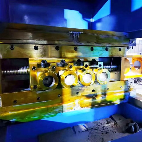 ヘディングマシン